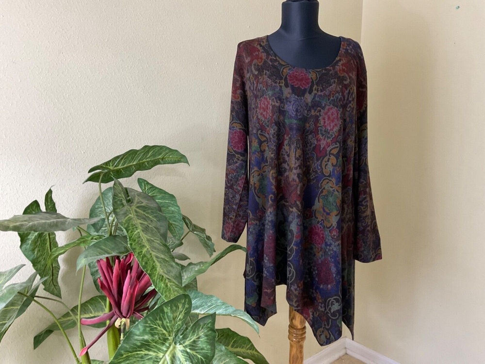 Soft Surroundings muted multi color Floral signature soft Knit Tunic Top PL